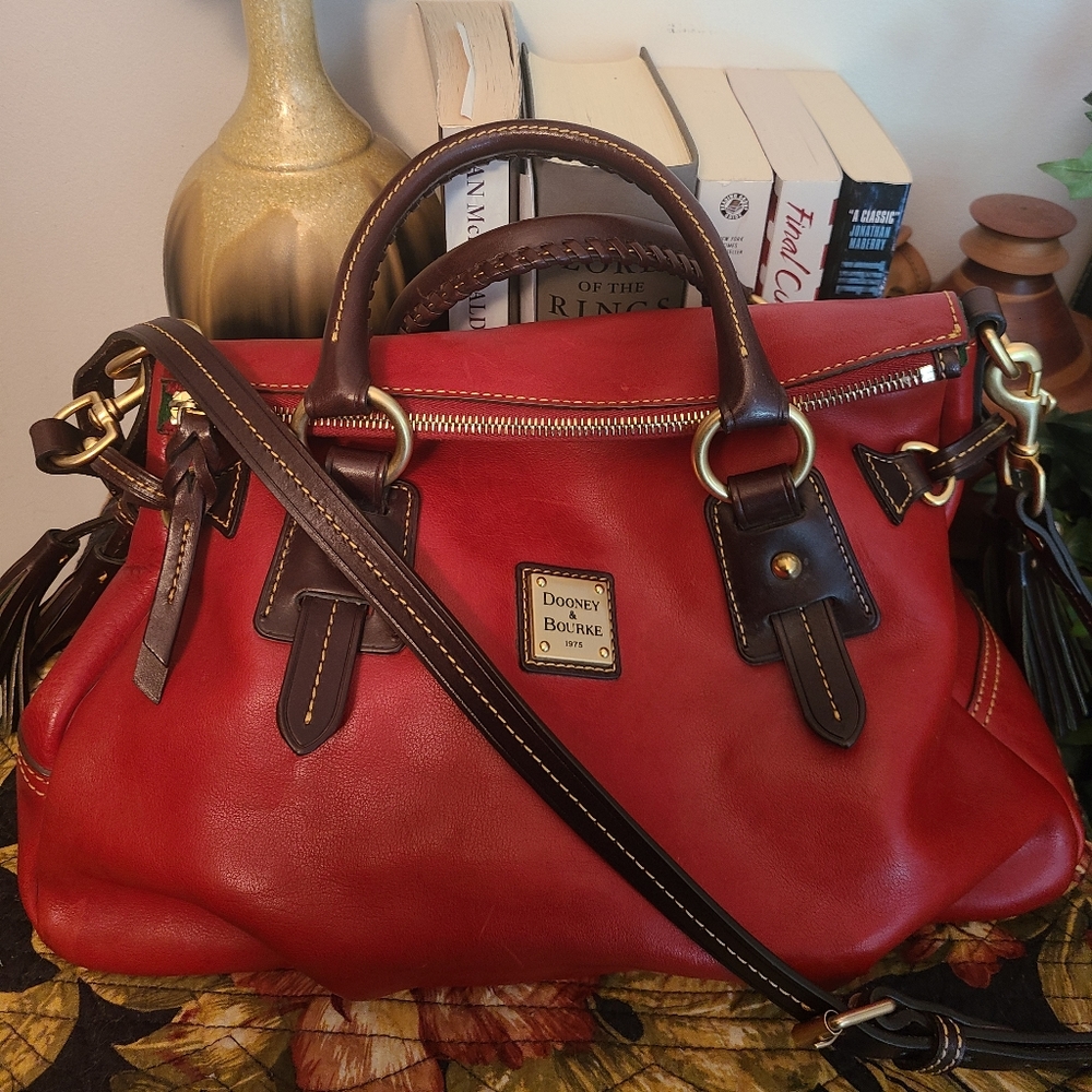 🖤❤ SOLD SOLD SOLD Dooney Red Florentine Stanwhich